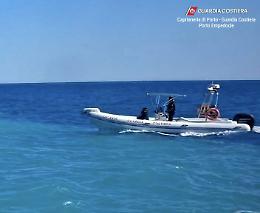 Bagnante rischia di annegare a Capo Bianco: militare si tuffa e lo salva a nuoto