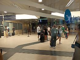Aeroporto di Comiso, emergenza caldo e sovraffollamento: interviene la protezione civile
