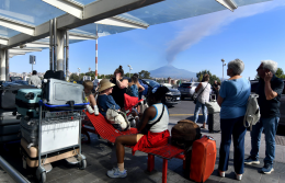 Etna, il bilancio di fine emergenza tra navette, volontari e treni speciali. Schifani: &laquo;Sforzo eccezionale&raquo;