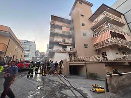 Dramma sfiorato nel Messinese: casa esplode per una fuga di gas, corsa contro il tempo per salvare gli inquilini