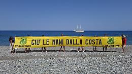 La guerra persa contro il mare: le coste siciliane inghiottite dal cemento 