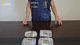 Catania, sequestrati 2,3 kg di eroina al casello di San Gregorio: arrestato un 55enne. Il video