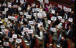 Legge elettorale approvata alla Camera con 217 voti a favore, 152 contro. Esultanza nel centrodestra. Schlein: "Meloni ha tradito"
