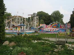 Spotorno, la notte del luna park finita in tragedia: muore a 15 anni dopo una probabile scossa elettrica