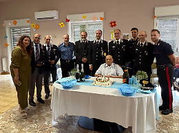 Da oltre un secolo fedele: festeggiato l'appuntato dei carabinieri Giacomo Polverino, 103 anni