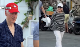 L'ex presidente Usa Bill Clinton e la moglie Hillary in vacanza a Panarea