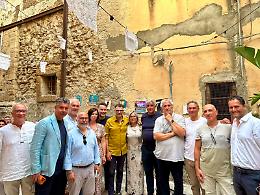 Da Gela parte la "caccia" dei progressisti al candidato presidente della Regione: messaggio per (l'assente) La Vardera