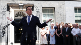 Cambio a Downing Street, Andy Burnham &egrave; il nuovo premier del Regno Unito: chi &egrave; il "re del Nord"