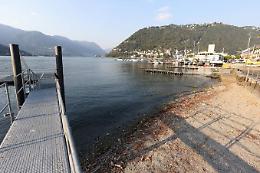 Si tuffa nel lago di Como per salvare il figlio: disperso un turista olandese, salvato il sedicenne