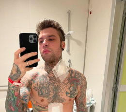 Fedez resta ricoverato: trasferito all'Humanitas di Rozzano