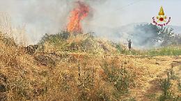 Catania brucia: 28 interventi conclusi, 19 in corso e 55 richieste in attesa