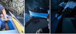 Capri, la barca cola a picco all'ingresso della Grotta Azzurra mentre gira un video
