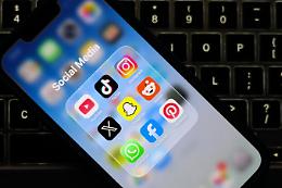 La Francia vieta i social agli under 15, una rivoluzione digitale che sfida Big Tech