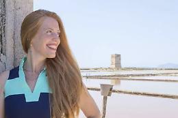L'americana Kathleen Lucey madrina di &laquo;Red Head Sicily&raquo;: i rossi naturali tornano a Nubia tra mulini e aglio rosso 