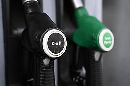 Gasolio, sfondato il muro dei 2,2 euro: la Sicilia tra le regioni pi&ugrave; care d'Italia