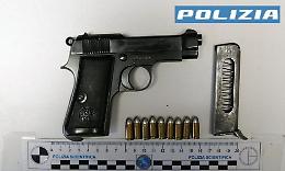 Comiso, addosso una pistola clandestina e munizioni alterate