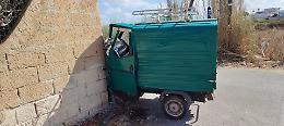 Scoglitti, con l'Ape finisce contro un muro: ferito il conducente