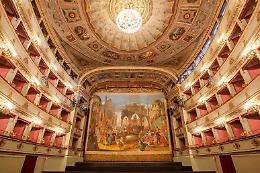 Dalla piazza al palcoscenico: i teatri condominiali dell'Italia centrale entrano nella lista UNESCO