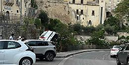 Ragusa Ibla, finisce con l'auto nella scarpata che si trova nel tratto iniziale della circonvallazione