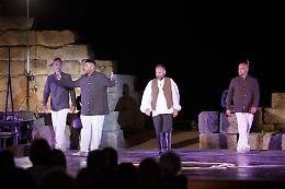 Il teatro che abbatte i confini: applausi per "Le Supplici" al Teatro Antico di Tindari