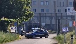 Tragedia nel carcere di Viterbo: si uccide a 29 anni mentre scoppia la protesta 