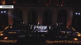 Le straordinarie immagini del rivoluzionario Requiem di Mozart al Palazzo della Cultura di Catania tra musica, danza e fuoco