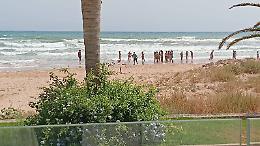 Playa Grande, il salvataggio in mare e le polemiche: "Ma perch&eacute; hanno preso il bagno se sapevano i rischi che correvano?" 