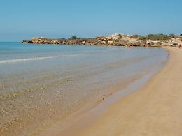 Punta Braccetto, i villeggianti: "Mai vista una condizione cos&igrave; estrema di abbandono"