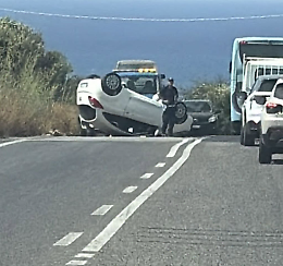 Incidente sulla Ragusa mare, auto si ribalta