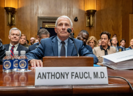 Il silenzio di Fauci al Senato riaccende la guerra sul Covid: le origini del virus resteranno un mistero?