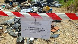 Rifiuti inquinanti nel torrente, scattata denuncia e sequestro dell'area