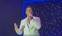 Piazza in delirio ad Adrano per Sal Da Vinci: il Castello Normanno in festa dopo Sanremo e l'Eurovision