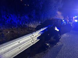 Fuori strada con l&rsquo;auto lungo la Statale 114, un 23enne muore nello schianto contro il guardrail