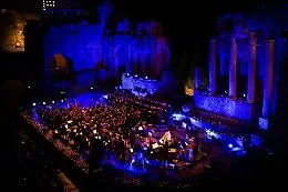 Il grande cinema accende il Teatro Greco di Siracusa con il Festival Lirico dei Teatri di Pietra 2026 