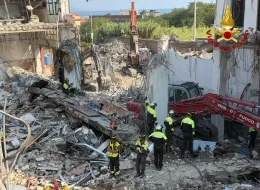 Crollo della palazzina di Messina, nei cellulari degli indagati la verit&agrave; sui lavori avviati: al via la perizia