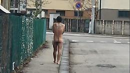 Vittoria, migrante girava nudo per strada: fermato dalla polizia