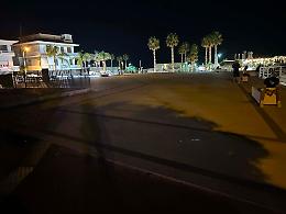 Marina di Ragusa, piazzetta da oltre tre mesi al buio. Caruso non ci sta