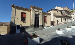 Castel di Iudica: ufficiale lo scioglimento del Consiglio comunale, arriva il commissario. L'opposizione attacca