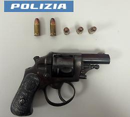 Con pistola e cartucce in giro per San Cristoforo, arrestato un 48enne per detenzione di armi e ricettazione