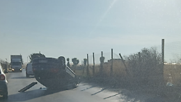 Scoglitti, si ribalta con l'auto: un ferito