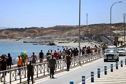 Ceuta, la Spagna intima all'Italia di revocare i controlli alle frontiere entro un termine ultimo