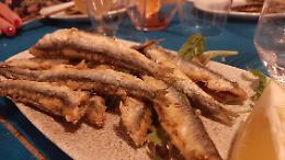 Le Sagre in Sicilia del weekend: dalla cipolla di Giarratana citata dal "Guardian" al pesce azzurro,  dalla salsiccia alla pesca di Bivona