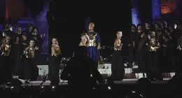 Nabucco al Teatro Antico di Taormina tra fuoco dell'Etna, coro trionfante e la traduzione in LIS