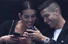 Ronaldo e Georgina si dicono &laquo;s&igrave;&raquo; in segreto: le fedi a Cascais blindate dai figli 