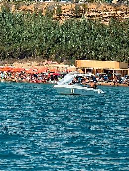 Blitz della Guardia Costiera sul litorale di Licata: stangata per i fal&ograve; in spiaggia e tendopoli sequestrate 