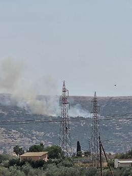 Comiso, maxi incendio sui Monti iblei