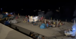 Ferragosto 2026, pienone in spiaggia a Letojanni per la notte pi&ugrave; lunga dell'estate: il video
