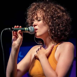 Ferragosto alle saline dello Stagnone di Marsala: Ginevra Stracci in "You Fascinate Me So" sotto le stelle