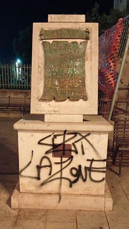 Ispica, imbrattata la stele delle vittime di mafia