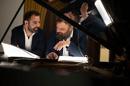 Omaggio a Franco Battiato col pianoforte a quattro mani: da Mozart a Centro di gravit&agrave;
